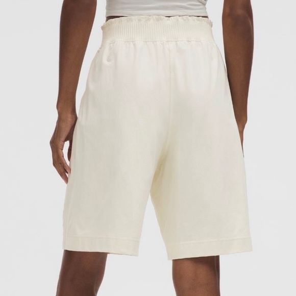 Lululemon Stretch Woven Ruffle-Waist High-Rise Short 9" - Picture 11 of 14